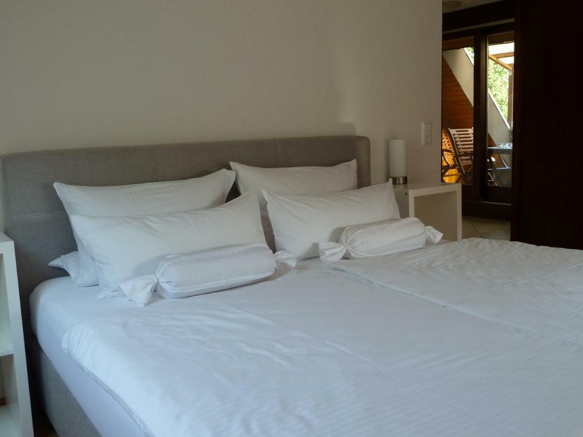 Helle 70 Qm Ferienwohnung Mit Herrlichem Blick Teningen Ngoại thất bức ảnh